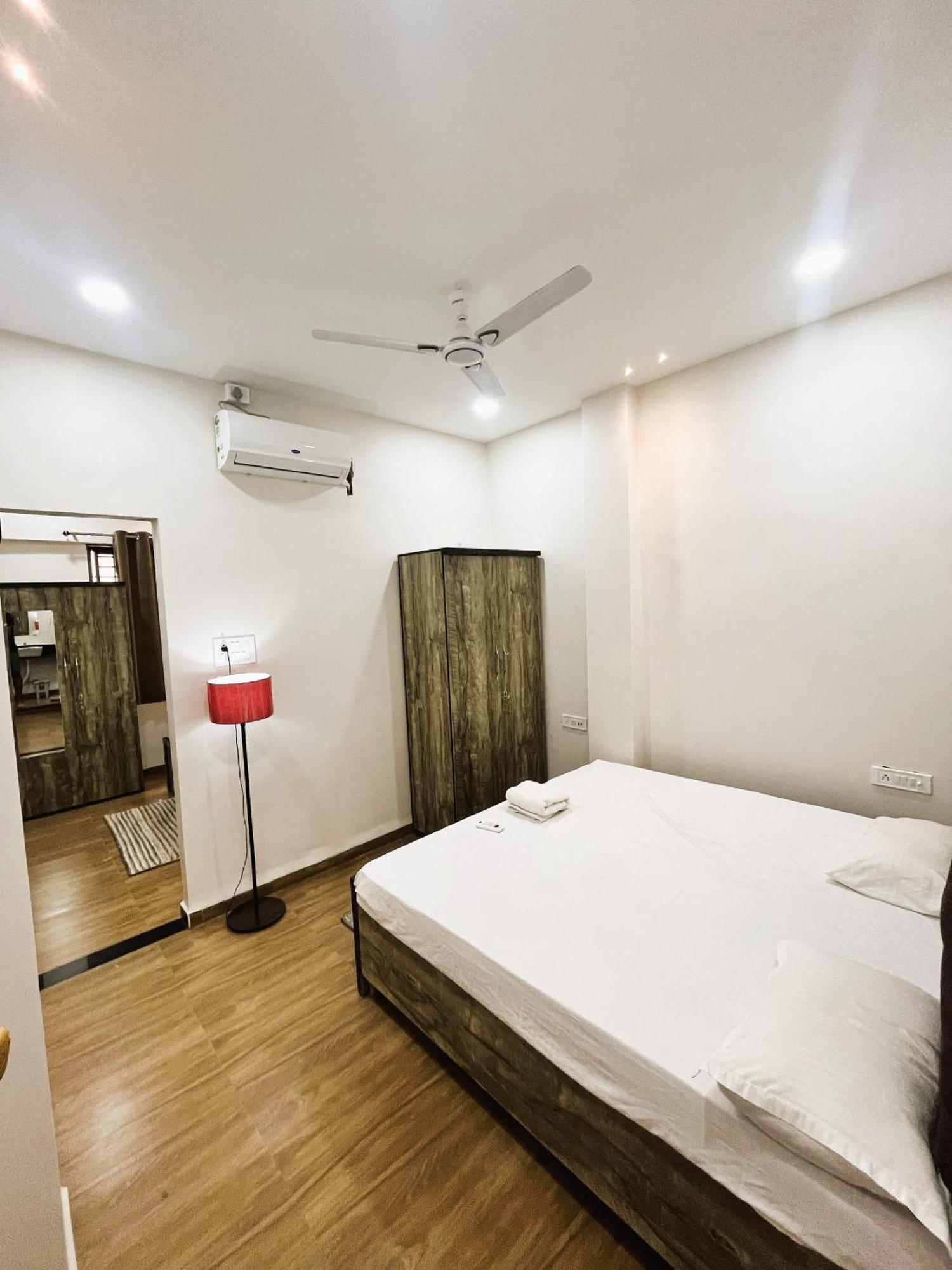 Shree Stay Inn Luxe' Holiday Home อุจเจน ภายนอก รูปภาพ