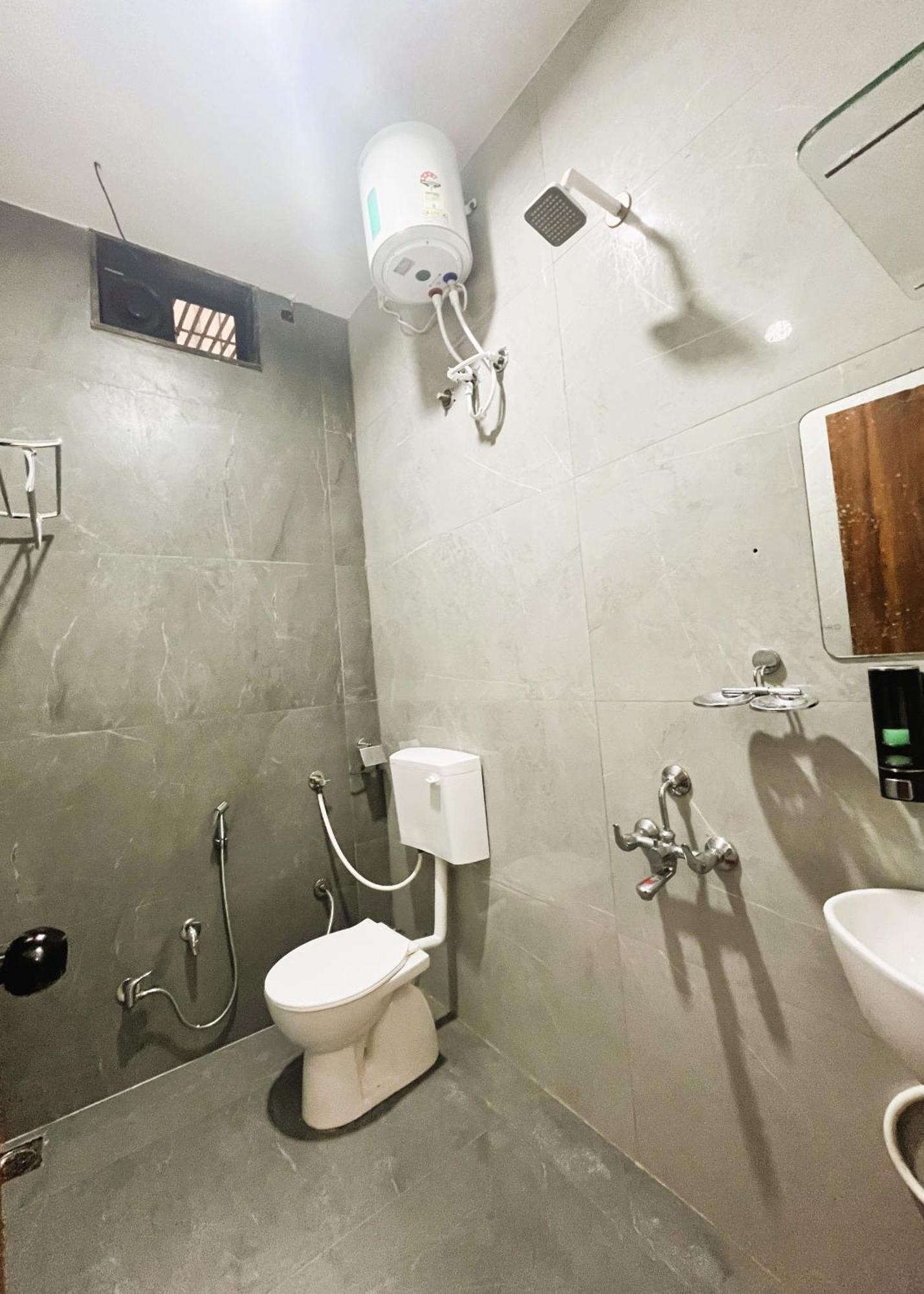 Shree Stay Inn Luxe' Holiday Home อุจเจน ภายนอก รูปภาพ